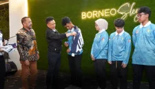 Pengurus Provinsi (Pengprov) Persatuan Menembak Indonesia (Perbakin) Kalimantan Barat (Kalbar) terus menunjukkan komitmennya dalam pembinaan atlet muda daerah. Menjelang ajang Pekan Olahraga Pelajar Nasional (POPNAS) 2025, empat atlet pelajar terbaik hasil seleksi kabupaten/kota resmi dikirim untuk mewakili Kalbar. - foto Prokopim Pemkot Pontianak