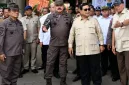 Presiden Prabowo Subianto menyaksikan Penyerahan Aset Barang Rampasan Negara (BRN) kepada PT Timah Tbk., yang digelar di Smelter PT Tinindo Internusa, Kota Pangkal Pinang, Provinsi Kepulauan Bangka Belitung, pada Senin, 6 Oktober 2025 Foto: BPMI Setpres/Cahyo
