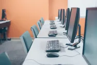 Proxy menjadi solusi yang aman dan praktis bagi pengguna yang ingin membuka situs terblokir atau menonton video viral tanpa hambatan. - foto Ilustrasi