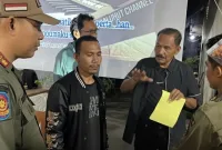 Satpol PP tegakkan Perda, kafe bising di Pontianak kena teguran dalam patroli penertiban yang digelar Rabu (1/10/2025) malam. Patroli berlangsung pukul 20.30 hingga 22.00 WIB, menyasar sejumlah kafe dan warung kopi yang dianggap berpotensi mengganggu ketenteraman warga. - foto Pemkot Pontianak