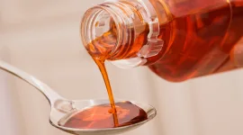 Sirup obat batuk beracun di India kembali menelan korban jiwa. Polisi di negara bagian Madhya Pradesh membuka penyelidikan dugaan pembunuhan (manslaughter probe) setelah 14 anak dilaporkan meninggal akibat mengonsumsi Coldrif Syrup, produk obat batuk yang mengandung zat kimia berbahaya Diethylene Glycol (DEG) dalam kadar mematikan. - foto ilustrasi