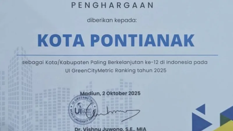 Kota Pontianak berhasil meraih peringkat ke-12 nasional sebagai daerah paling berkelanjutan dalam ajang UI Green City Metric Ranking 2025 yang digelar Universitas Indonesia (UI). 
