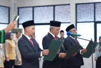 Wali Kota Pontianak Lantik Dewan Pengawas PDAM Tirta Khatulistiwa 2025-2029 - foto Pemkot Pontianak
