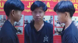 Aksi nekat seorang remaja berusia 21 tahun berinisial SO berakhir apes setelah tertangkap tangan warga saat melakukan pencurian di sebuah rumah di Jalan Budi Utomo, Desa Sungai Rengas, Kecamatan Sungai Kakap, Kabupaten Kubu Raya, Minggu (19/10/2025) malam.  - foto TB News Polres Kubu Raya