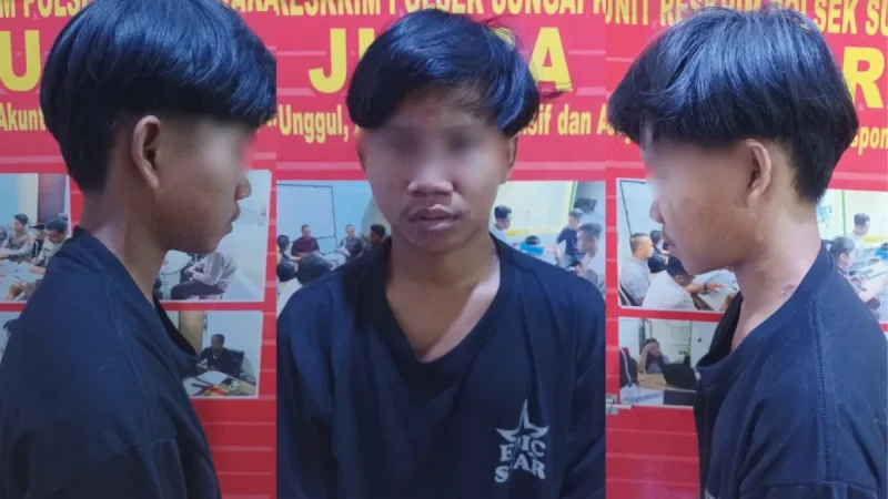 Aksi nekat seorang remaja berusia 21 tahun berinisial SO berakhir apes setelah tertangkap tangan warga saat melakukan pencurian di sebuah rumah di Jalan Budi Utomo, Desa Sungai Rengas, Kecamatan Sungai Kakap, Kabupaten Kubu Raya, Minggu (19/10/2025) malam.  - foto TB News Polres Kubu Raya