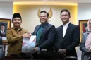 Wakil Wali Kota Pontianak Bahasan menyampaikan apresiasi atas pandangan umum yang disampaikan fraksi-fraksi DPRD Kota Pontianak terhadap Rancangan Peraturan Daerah (Ranperda) tentang Anggaran Pendapatan dan Belanja Daerah (APBD) Kota Pontianak Tahun Anggaran 2026. - foto Prokopim Pontianak