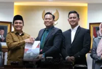 Wakil Wali Kota Pontianak Bahasan menyampaikan apresiasi atas pandangan umum yang disampaikan fraksi-fraksi DPRD Kota Pontianak terhadap Rancangan Peraturan Daerah (Ranperda) tentang Anggaran Pendapatan dan Belanja Daerah (APBD) Kota Pontianak Tahun Anggaran 2026. - foto Prokopim Pontianak