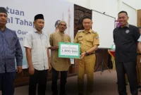 270 Petugas Fardhu Kifayah Terima Bantuan Transportasi Rp1,8 juta per orang
foto : Prokopim Pemkot Pontianak