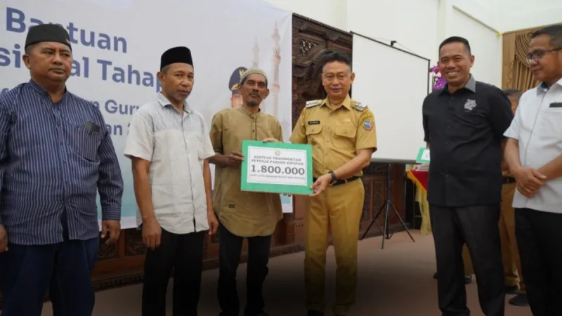 270 Petugas Fardhu Kifayah Terima Bantuan Transportasi Rp1,8 juta per orang
foto : Prokopim Pemkot Pontianak