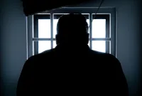 Bea Cukai Kalbar serahkan tersangka rokok ilegal ke Kejaksaan Negeri Pontianak, Rabu (5/11/2025). Pria berinisial M, yang diduga menjadi pengedar rokok tanpa pita cukai, resmi diserahkan bersama barang bukti sebanyak 594.784 batang rokok ilegal. - foto Ilustrasi