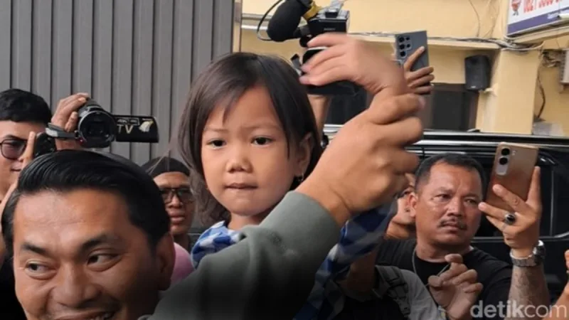 Anak perempuan berusia empat tahun itu tiba-tiba lenyap saat menemani kedua orang tuanya berolahraga di Taman Pakui Sayang, Jalan AP Pettarani, Minggu (2/11). - foto detik.com