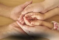 Panduan lengkap cara mengatasi tantrum 3 tahun dengan tenang. Pelajari penyebabnya, strategi efektif, dan tips pencegahan agar anak ceria dan emosi terkendali.