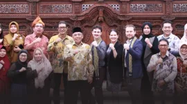 Delegasi Jerman Akui Potensi Pontianak kota luar biasa. Pakar ACQUIN Robert Raback memuji potensi Pontianak. Untan siap diakreditasi global. - foto Prokopim Pontianak