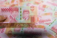 Program bansos yang dikombinasikan dengan kebijakan fiskal efisien dianggap representasi dari strategi pembangunan inklusif pemerintahan saat ini. Pemerintah menargetkan laju pertumbuhan ekonomi di atas 5,5% hingga akhir 2025, didorong oleh konsumsi domestik dan investasi yang membaik.
- foto Ilustrasi