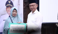 Guru Ngaji Pontianak Dapat Insentif: 880 Guru Ngaji Terima Bantuan Operasional