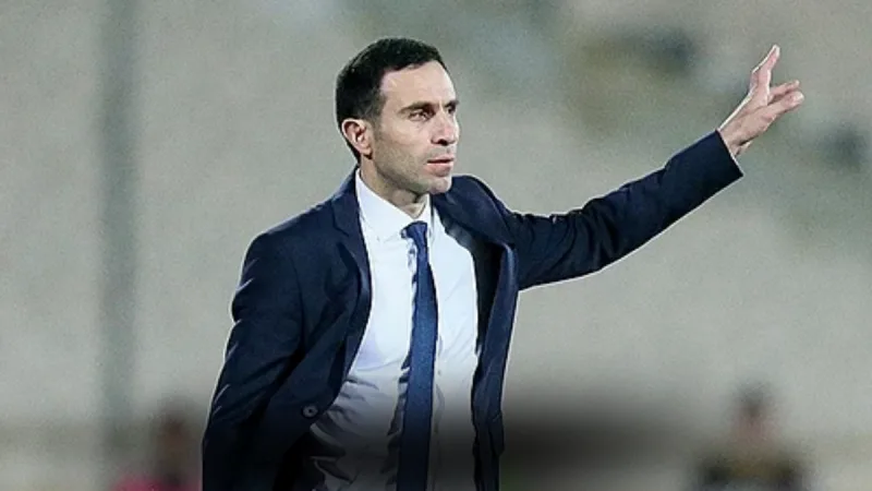 Media Uzbekistan melaporkan Kapadze kandidat utama pelatih Timnas Indonesia. Negosiasi dikabarkan sudah di tahap akhir dan keputusan segera diumumkan.