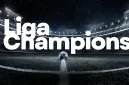 Liga Champions SCTV kembali memanggil para penggemar sepak bola Eropa ke dalam pusaran drama, rivalitas, dan emosi yang tak tertandingi. Pekan ini, 5 hingga 6 November 2025, panggung termegah Eropa menggelar laga-laga dari Matchday 4 League Phase, yang menjanjikan duel-duel klasik sarat gengsi. Fokus utama tertuju pada dua big match yang berpotensi memecah rekor sempurna: Liverpool yang menantang Real Madrid, dan pertemuan titan modern, Paris Saint-Germain (PSG) melawan Bayern Munchen.Jadwal Liga Champions 2025/2026 di pekan krusial ini akan menjadi penentu siapa yang berhak mengklaim posisi puncak dan siapa yang harus berjuang lebih keras untuk lolos ke babak selanjutnya. Ini bukan hanya tentang poin, tapi tentang harga diri dan dominasi di Benua Biru.💥 Sorotan Utama: Duel Ulangan Final Paling EmosionalLaga paling bergengsi pada matchday keempat kali ini mempertemukan dua raksasa dengan sejarah panjang: Liverpool kontra Real Madrid. Pertandingan ini selalu menyajikan aroma balas dendam sejak beberapa pertemuan terakhir, terutama setelah final-final Liga Champions yang dimenangkan oleh Los Blancos.Meski akan disiarkan melalui Vidio, duel di Anfield yang dimulai pada Rabu (5/11/2025) pukul 03:00 WIB ini akan menjadi magnet bagi seluruh mata dunia. Mengingat Real Madrid sering menjadi mimpi buruk The Reds di kompetisi ini.Sementara itu, cerita di Parc des Princes juga tak kalah panas. PSG akan menjamu Bayern Munchen. Ini adalah kali ketiga mereka bertemu dalam setahun terakhir.PSG akan menjemput laga dengan memori indah usai menyingkirkan Bayern di perempat final Piala Dunia Antarklub musim panas lalu.Namun, rekor Bayern setelah kekalahan tersebut sungguh menakutkan. Pasukan Vincent Kompany menyapu bersih 15 kemenangan dari 15 laga musim ini, menjadi satu-satunya tim di lima liga top Eropa yang masih sempurna. Di antara mereka, hanya satu yang akan mempertahankan rekor kemenangan 100% di Matchday 4.🎯 Arsenal Jaga Konsistensi: Ujian Berat di Fortuna ArenaSiaran langsung SCTV akan dibuka dengan penampilan klub London Utara, Arsenal. Mereka akan bertandang ke markas Slavia Praha di Fortuna Arena pada Rabu (5/11/2025) pukul 00:45 WIB.The Gunners datang dengan percaya diri tinggi. Mereka mencatat delapan kemenangan beruntun, dan tujuh di antaranya diraih tanpa kebobolan satu pun. Konsistensi lini belakang menjadi kunci utama kebangkitan tim asuhan Mikel Arteta ini.Arsenal punya kenangan manis di Fortuna Arena, pernah menang telak 4-0 di sana pada perempat final Liga Europa 2021. Catatan ini tentu menjadi motivasi ekstra bagi pemain seperti Bukayo Saka dan kolega.Namun, Slavia Praha bukanlah tim penghias papan tengah. Pasukan Jindrich Trpisovsky belum terkalahkan dalam enam laga terakhir. Ditambah lagi, Arsenal harus tampil tanpa striker andalan mereka, Viktor Gyokeres, yang absen karena cedera. Absennya Gyokeres memaksa Arteta mencari opsi rotasi yang harus terbukti efektif.⚡ Reuni Emosional Haaland dan Misi Bangkit ChelseaDua laga yang melibatkan tim Inggris lainnya juga akan disiarkan langsung oleh SCTV pada Kamis (6/11/2025) dini hari, mempertemukan emosi dan kebutuhan poin.Haaland vs Borussia Dortmund: Kisah Mantan TerindahLaga paling ditunggu adalah Manchester City menjamu Borussia Dortmund di Etihad Stadium pada pukul 03:00 WIB. Ini adalah pertemuan emosional bagi Erling Haaland, yang untuk kedua kalinya akan menghadapi mantan klubnya.Haaland datang dengan performa monster, mengoleksi 13 gol dari 10 pertandingan liga dan belum pernah absen mencetak gol di Liga Champions musim ini. Kepercayaan dirinya tak perlu dipertanyakan lagi.Di sisi lain, Dortmund tiba dengan catatan tujuh kali nirbobol (tidak kebobolan) di liga domestik. Namun, lini pertahanan mereka di Eropa justru rapuh, dengan tujuh gol sudah bersarang di gawang mereka dari tiga laga fase grup.Pertemuan ini tidak hanya menjadi ajang reuni, tetapi juga laga penentuan takhta puncak grup. City bertekad mempertahankan tren positif, sementara Die Borussen ingin membuktikan bahwa mereka masih merupakan kekuatan yang patut diperhitungkan di kancah Eropa.Chelsea Mencari Kestabilan di BakuSebelumnya, Chelsea akan bertandang ke Tofiq Bahramov Republican Stadium, markas Qarabag, pada pukul 00:45 WIB. Setelah sempat tersandung di laga pembuka, pasukan Enzo Maresca telah bangkit dengan dua kemenangan beruntun.Kembalinya Joao Pedro dari skorsing menjadi dorongan besar bagi The Blues yang tengah memburu kemenangan ketiga berturut-turut di Liga Champions.Maresca sendiri punya motivasi mengulang sejarah saat Chelsea pernah membungkam Qarabag dengan agregat 10-0 pada musim 2017/18. Walau di atas kertas Chelsea lebih diunggulkan, Qarabag terbukti mengejutkan musim ini dengan memetik dua kemenangan penting di fase grup. Tuan rumah diyakini akan memberikan perlawanan sengit di hadapan pendukungnya sendiri.Pekan Liga Champions ini adalah tentang pemenang dan yang bertahan. Bagi setiap klub, Matchday 4 menjadi momen krusial untuk mengukuhkan posisi, mengubah narasi, dan membuka jalan menuju babak gugur.🗓️ Jadwal Lengkap Siaran Langsung SCTV Liga ChampionsBerikut adalah ringkasan jadwal siaran langsung Liga Champions Matchday 4 yang bisa disaksikan di SCTV:Hari, TanggalWaktu (WIB)PertandinganSaluran TVRabu, 5 November 202500:45Slavia Praha vs ArsenalSCTV, VidioRabu, 5 November 202503:00PSG vs Bayern MunchenSCTV, VidioKamis, 6 November 202500:45Qarabag vs ChelseaSCTV, VidioKamis, 6 November 202503:00Man City vs DortmundSCTV, VidioPertandingan menarik lainnya seperti Liverpool vs Real Madrid (03:00 WIB, Rabu), Club Brugge vs Barcelona (03:00 WIB, Kamis), dan Juventus vs Sporting Lisbon (03:00 WIB, Rabu) dapat disaksikan melalui layanan live streaming Vidio.