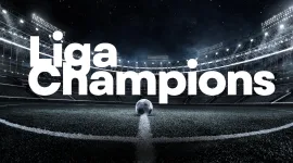 Liga Champions SCTV kembali memanggil para penggemar sepak bola Eropa ke dalam pusaran drama, rivalitas, dan emosi yang tak tertandingi. Pekan ini, 5 hingga 6 November 2025, panggung termegah Eropa menggelar laga-laga dari Matchday 4 League Phase, yang menjanjikan duel-duel klasik sarat gengsi. Fokus utama tertuju pada dua big match yang berpotensi memecah rekor sempurna: Liverpool yang menantang Real Madrid, dan pertemuan titan modern, Paris Saint-Germain (PSG) melawan Bayern Munchen.Jadwal Liga Champions 2025/2026 di pekan krusial ini akan menjadi penentu siapa yang berhak mengklaim posisi puncak dan siapa yang harus berjuang lebih keras untuk lolos ke babak selanjutnya. Ini bukan hanya tentang poin, tapi tentang harga diri dan dominasi di Benua Biru.💥 Sorotan Utama: Duel Ulangan Final Paling EmosionalLaga paling bergengsi pada matchday keempat kali ini mempertemukan dua raksasa dengan sejarah panjang: Liverpool kontra Real Madrid. Pertandingan ini selalu menyajikan aroma balas dendam sejak beberapa pertemuan terakhir, terutama setelah final-final Liga Champions yang dimenangkan oleh Los Blancos.Meski akan disiarkan melalui Vidio, duel di Anfield yang dimulai pada Rabu (5/11/2025) pukul 03:00 WIB ini akan menjadi magnet bagi seluruh mata dunia. Mengingat Real Madrid sering menjadi mimpi buruk The Reds di kompetisi ini.Sementara itu, cerita di Parc des Princes juga tak kalah panas. PSG akan menjamu Bayern Munchen. Ini adalah kali ketiga mereka bertemu dalam setahun terakhir.PSG akan menjemput laga dengan memori indah usai menyingkirkan Bayern di perempat final Piala Dunia Antarklub musim panas lalu.Namun, rekor Bayern setelah kekalahan tersebut sungguh menakutkan. Pasukan Vincent Kompany menyapu bersih 15 kemenangan dari 15 laga musim ini, menjadi satu-satunya tim di lima liga top Eropa yang masih sempurna. Di antara mereka, hanya satu yang akan mempertahankan rekor kemenangan 100% di Matchday 4.🎯 Arsenal Jaga Konsistensi: Ujian Berat di Fortuna ArenaSiaran langsung SCTV akan dibuka dengan penampilan klub London Utara, Arsenal. Mereka akan bertandang ke markas Slavia Praha di Fortuna Arena pada Rabu (5/11/2025) pukul 00:45 WIB.The Gunners datang dengan percaya diri tinggi. Mereka mencatat delapan kemenangan beruntun, dan tujuh di antaranya diraih tanpa kebobolan satu pun. Konsistensi lini belakang menjadi kunci utama kebangkitan tim asuhan Mikel Arteta ini.Arsenal punya kenangan manis di Fortuna Arena, pernah menang telak 4-0 di sana pada perempat final Liga Europa 2021. Catatan ini tentu menjadi motivasi ekstra bagi pemain seperti Bukayo Saka dan kolega.Namun, Slavia Praha bukanlah tim penghias papan tengah. Pasukan Jindrich Trpisovsky belum terkalahkan dalam enam laga terakhir. Ditambah lagi, Arsenal harus tampil tanpa striker andalan mereka, Viktor Gyokeres, yang absen karena cedera. Absennya Gyokeres memaksa Arteta mencari opsi rotasi yang harus terbukti efektif.⚡ Reuni Emosional Haaland dan Misi Bangkit ChelseaDua laga yang melibatkan tim Inggris lainnya juga akan disiarkan langsung oleh SCTV pada Kamis (6/11/2025) dini hari, mempertemukan emosi dan kebutuhan poin.Haaland vs Borussia Dortmund: Kisah Mantan TerindahLaga paling ditunggu adalah Manchester City menjamu Borussia Dortmund di Etihad Stadium pada pukul 03:00 WIB. Ini adalah pertemuan emosional bagi Erling Haaland, yang untuk kedua kalinya akan menghadapi mantan klubnya.Haaland datang dengan performa monster, mengoleksi 13 gol dari 10 pertandingan liga dan belum pernah absen mencetak gol di Liga Champions musim ini. Kepercayaan dirinya tak perlu dipertanyakan lagi.Di sisi lain, Dortmund tiba dengan catatan tujuh kali nirbobol (tidak kebobolan) di liga domestik. Namun, lini pertahanan mereka di Eropa justru rapuh, dengan tujuh gol sudah bersarang di gawang mereka dari tiga laga fase grup.Pertemuan ini tidak hanya menjadi ajang reuni, tetapi juga laga penentuan takhta puncak grup. City bertekad mempertahankan tren positif, sementara Die Borussen ingin membuktikan bahwa mereka masih merupakan kekuatan yang patut diperhitungkan di kancah Eropa.Chelsea Mencari Kestabilan di BakuSebelumnya, Chelsea akan bertandang ke Tofiq Bahramov Republican Stadium, markas Qarabag, pada pukul 00:45 WIB. Setelah sempat tersandung di laga pembuka, pasukan Enzo Maresca telah bangkit dengan dua kemenangan beruntun.Kembalinya Joao Pedro dari skorsing menjadi dorongan besar bagi The Blues yang tengah memburu kemenangan ketiga berturut-turut di Liga Champions.Maresca sendiri punya motivasi mengulang sejarah saat Chelsea pernah membungkam Qarabag dengan agregat 10-0 pada musim 2017/18. Walau di atas kertas Chelsea lebih diunggulkan, Qarabag terbukti mengejutkan musim ini dengan memetik dua kemenangan penting di fase grup. Tuan rumah diyakini akan memberikan perlawanan sengit di hadapan pendukungnya sendiri.Pekan Liga Champions ini adalah tentang pemenang dan yang bertahan. Bagi setiap klub, Matchday 4 menjadi momen krusial untuk mengukuhkan posisi, mengubah narasi, dan membuka jalan menuju babak gugur.🗓️ Jadwal Lengkap Siaran Langsung SCTV Liga ChampionsBerikut adalah ringkasan jadwal siaran langsung Liga Champions Matchday 4 yang bisa disaksikan di SCTV:Hari, TanggalWaktu (WIB)PertandinganSaluran TVRabu, 5 November 202500:45Slavia Praha vs ArsenalSCTV, VidioRabu, 5 November 202503:00PSG vs Bayern MunchenSCTV, VidioKamis, 6 November 202500:45Qarabag vs ChelseaSCTV, VidioKamis, 6 November 202503:00Man City vs DortmundSCTV, VidioPertandingan menarik lainnya seperti Liverpool vs Real Madrid (03:00 WIB, Rabu), Club Brugge vs Barcelona (03:00 WIB, Kamis), dan Juventus vs Sporting Lisbon (03:00 WIB, Rabu) dapat disaksikan melalui layanan live streaming Vidio.
