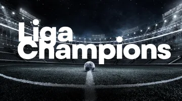 Liga Champions SCTV kembali memanggil para penggemar sepak bola Eropa ke dalam pusaran drama, rivalitas, dan emosi yang tak tertandingi. Pekan ini, 5 hingga 6 November 2025, panggung termegah Eropa menggelar laga-laga dari Matchday 4 League Phase, yang menjanjikan duel-duel klasik sarat gengsi. Fokus utama tertuju pada dua big match yang berpotensi memecah rekor sempurna: Liverpool yang menantang Real Madrid, dan pertemuan titan modern, Paris Saint-Germain (PSG) melawan Bayern Munchen.Jadwal Liga Champions 2025/2026 di pekan krusial ini akan menjadi penentu siapa yang berhak mengklaim posisi puncak dan siapa yang harus berjuang lebih keras untuk lolos ke babak selanjutnya. Ini bukan hanya tentang poin, tapi tentang harga diri dan dominasi di Benua Biru.💥 Sorotan Utama: Duel Ulangan Final Paling EmosionalLaga paling bergengsi pada matchday keempat kali ini mempertemukan dua raksasa dengan sejarah panjang: Liverpool kontra Real Madrid. Pertandingan ini selalu menyajikan aroma balas dendam sejak beberapa pertemuan terakhir, terutama setelah final-final Liga Champions yang dimenangkan oleh Los Blancos.Meski akan disiarkan melalui Vidio, duel di Anfield yang dimulai pada Rabu (5/11/2025) pukul 03:00 WIB ini akan menjadi magnet bagi seluruh mata dunia. Mengingat Real Madrid sering menjadi mimpi buruk The Reds di kompetisi ini.Sementara itu, cerita di Parc des Princes juga tak kalah panas. PSG akan menjamu Bayern Munchen. Ini adalah kali ketiga mereka bertemu dalam setahun terakhir.PSG akan menjemput laga dengan memori indah usai menyingkirkan Bayern di perempat final Piala Dunia Antarklub musim panas lalu.Namun, rekor Bayern setelah kekalahan tersebut sungguh menakutkan. Pasukan Vincent Kompany menyapu bersih 15 kemenangan dari 15 laga musim ini, menjadi satu-satunya tim di lima liga top Eropa yang masih sempurna. Di antara mereka, hanya satu yang akan mempertahankan rekor kemenangan 100% di Matchday 4.🎯 Arsenal Jaga Konsistensi: Ujian Berat di Fortuna ArenaSiaran langsung SCTV akan dibuka dengan penampilan klub London Utara, Arsenal. Mereka akan bertandang ke markas Slavia Praha di Fortuna Arena pada Rabu (5/11/2025) pukul 00:45 WIB.The Gunners datang dengan percaya diri tinggi. Mereka mencatat delapan kemenangan beruntun, dan tujuh di antaranya diraih tanpa kebobolan satu pun. Konsistensi lini belakang menjadi kunci utama kebangkitan tim asuhan Mikel Arteta ini.Arsenal punya kenangan manis di Fortuna Arena, pernah menang telak 4-0 di sana pada perempat final Liga Europa 2021. Catatan ini tentu menjadi motivasi ekstra bagi pemain seperti Bukayo Saka dan kolega.Namun, Slavia Praha bukanlah tim penghias papan tengah. Pasukan Jindrich Trpisovsky belum terkalahkan dalam enam laga terakhir. Ditambah lagi, Arsenal harus tampil tanpa striker andalan mereka, Viktor Gyokeres, yang absen karena cedera. Absennya Gyokeres memaksa Arteta mencari opsi rotasi yang harus terbukti efektif.⚡ Reuni Emosional Haaland dan Misi Bangkit ChelseaDua laga yang melibatkan tim Inggris lainnya juga akan disiarkan langsung oleh SCTV pada Kamis (6/11/2025) dini hari, mempertemukan emosi dan kebutuhan poin.Haaland vs Borussia Dortmund: Kisah Mantan TerindahLaga paling ditunggu adalah Manchester City menjamu Borussia Dortmund di Etihad Stadium pada pukul 03:00 WIB. Ini adalah pertemuan emosional bagi Erling Haaland, yang untuk kedua kalinya akan menghadapi mantan klubnya.Haaland datang dengan performa monster, mengoleksi 13 gol dari 10 pertandingan liga dan belum pernah absen mencetak gol di Liga Champions musim ini. Kepercayaan dirinya tak perlu dipertanyakan lagi.Di sisi lain, Dortmund tiba dengan catatan tujuh kali nirbobol (tidak kebobolan) di liga domestik. Namun, lini pertahanan mereka di Eropa justru rapuh, dengan tujuh gol sudah bersarang di gawang mereka dari tiga laga fase grup.Pertemuan ini tidak hanya menjadi ajang reuni, tetapi juga laga penentuan takhta puncak grup. City bertekad mempertahankan tren positif, sementara Die Borussen ingin membuktikan bahwa mereka masih merupakan kekuatan yang patut diperhitungkan di kancah Eropa.Chelsea Mencari Kestabilan di BakuSebelumnya, Chelsea akan bertandang ke Tofiq Bahramov Republican Stadium, markas Qarabag, pada pukul 00:45 WIB. Setelah sempat tersandung di laga pembuka, pasukan Enzo Maresca telah bangkit dengan dua kemenangan beruntun.Kembalinya Joao Pedro dari skorsing menjadi dorongan besar bagi The Blues yang tengah memburu kemenangan ketiga berturut-turut di Liga Champions.Maresca sendiri punya motivasi mengulang sejarah saat Chelsea pernah membungkam Qarabag dengan agregat 10-0 pada musim 2017/18. Walau di atas kertas Chelsea lebih diunggulkan, Qarabag terbukti mengejutkan musim ini dengan memetik dua kemenangan penting di fase grup. Tuan rumah diyakini akan memberikan perlawanan sengit di hadapan pendukungnya sendiri.Pekan Liga Champions ini adalah tentang pemenang dan yang bertahan. Bagi setiap klub, Matchday 4 menjadi momen krusial untuk mengukuhkan posisi, mengubah narasi, dan membuka jalan menuju babak gugur.🗓️ Jadwal Lengkap Siaran Langsung SCTV Liga ChampionsBerikut adalah ringkasan jadwal siaran langsung Liga Champions Matchday 4 yang bisa disaksikan di SCTV:Hari, TanggalWaktu (WIB)PertandinganSaluran TVRabu, 5 November 202500:45Slavia Praha vs ArsenalSCTV, VidioRabu, 5 November 202503:00PSG vs Bayern MunchenSCTV, VidioKamis, 6 November 202500:45Qarabag vs ChelseaSCTV, VidioKamis, 6 November 202503:00Man City vs DortmundSCTV, VidioPertandingan menarik lainnya seperti Liverpool vs Real Madrid (03:00 WIB, Rabu), Club Brugge vs Barcelona (03:00 WIB, Kamis), dan Juventus vs Sporting Lisbon (03:00 WIB, Rabu) dapat disaksikan melalui layanan live streaming Vidio.