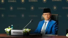 Menteri Luar Negeri Republik Indonesia, Sugiono, menegaskan pentingnya memastikan setiap langkah menuju perdamaian di Gaza memiliki mandat dan legitimasi internasional yang kuat. Pernyataan tersebut disampaikan Menlu Sugiono dalam Pertemuan Tingkat Menteri mengenai Palestina yang diselenggarakan di Istanbul, Turki (3/11). - foto Menlu Sugiono - Kemenlu