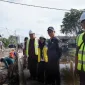 Pembangunan turap Pontianak dikebut untuk cegah banjir dan tingkatkan drainase di Parit Sungai Jawi Pal Lima. - foto prokopim Pemkot Pontianak
