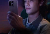 Mengupas OnePlus 15 dengan chip Snapdragon 8 Elite  - Gen 5, baterai 7300 mAh, dan kamera 50MP triple. Cek spesifikasi lengkap layar 165Hz dan fast charging 120W. - foto Oneplus