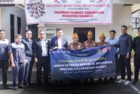 manajemen hotel berbintang empat tersebut menunjukkan penghargaan mendalam dengan mengunjungi Legiun Veteran Republik Indonesia (LVRI) Kalimantan Barat serta memberikan bantuan sembako kepada para veteran. - foto Golden Tulip