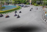 Melalui kanal YouTube resmi CCTV Dishub Kota Pontianak, masyarakat kini dapat memantau secara langsung situasi lalu lintas di sejumlah ruas jalan secara real time. - foto tangkapan layar YT Dishub Pontianak